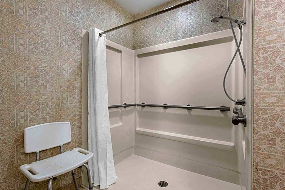 Lancaster Suites