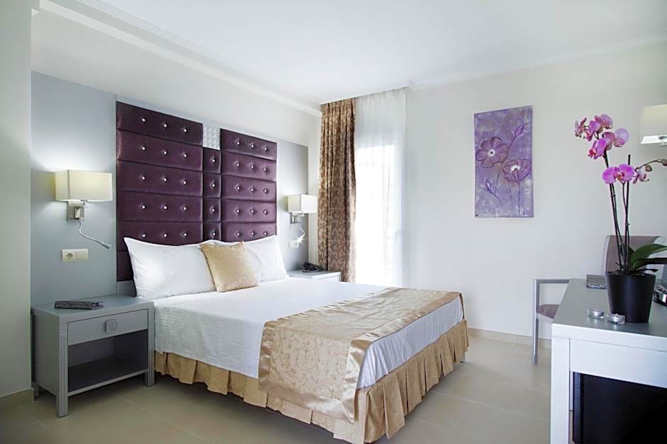 Hotel Soho Boutique El Tiburon & Spa -Adults Recommended