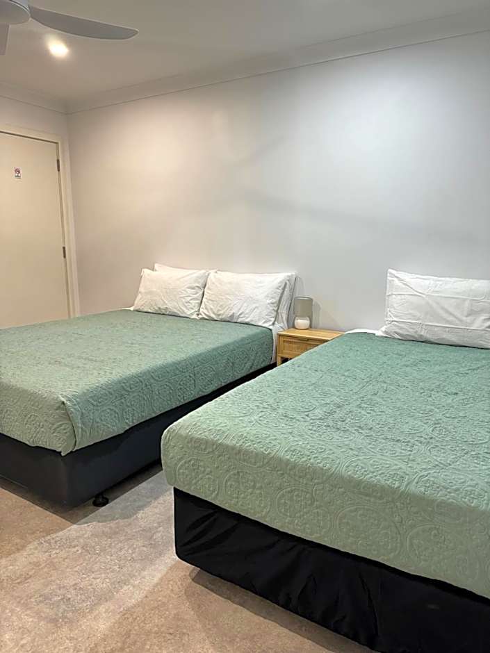 Red Emu Motel