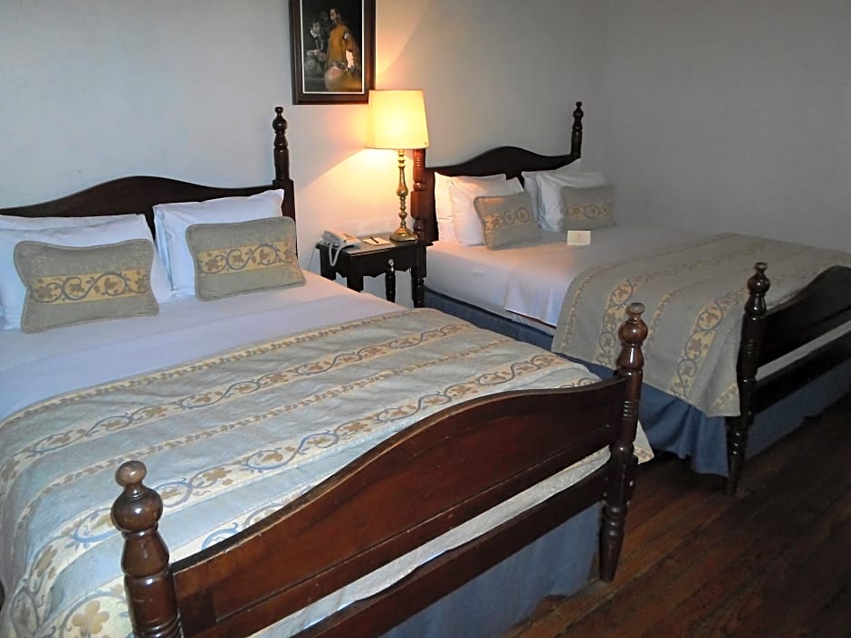 Hotel Virrey De Mendoza