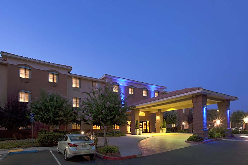 Holiday Inn Express & Suites Davis - University Area By IHG