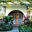 MAHALONA BALI STAY