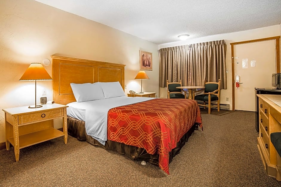 Econo Lodge Inn & Suites Kalispell - Glacier National Park Gateway