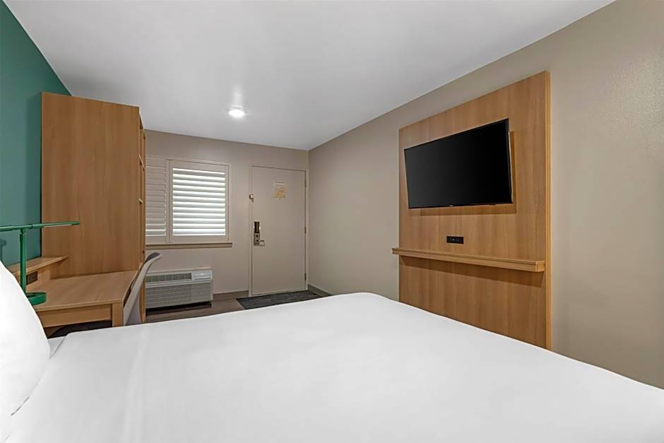 Best Western Plus Clocktower Inn