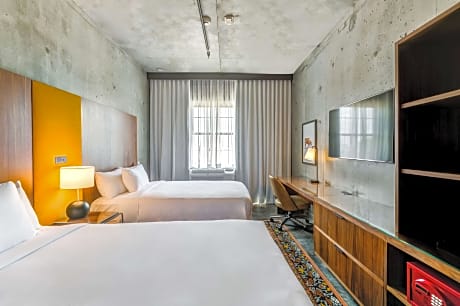 1 King Bed 1 Bedroom Skyline Suite