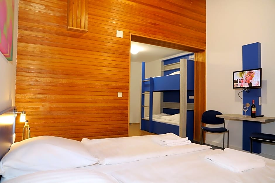 Smart Hostel by Landgasthof Velber 24h7d