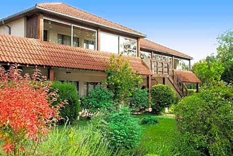 The Originals Access, Hotel La Dousseine, Dreux Nord (Inter-Hotel)