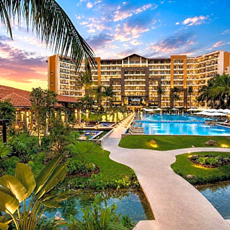 Luxury Beachfront Condo at Krystal Grand Resort - NEWLY REMODELED & NEWLY FURNISHED