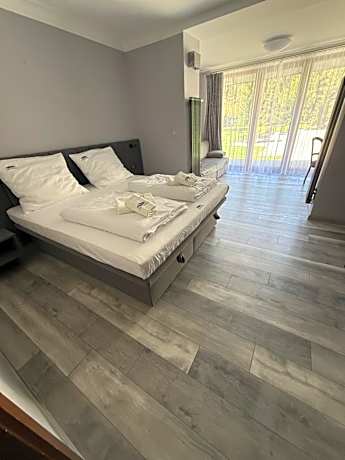 Comfort Triple Room with Shower