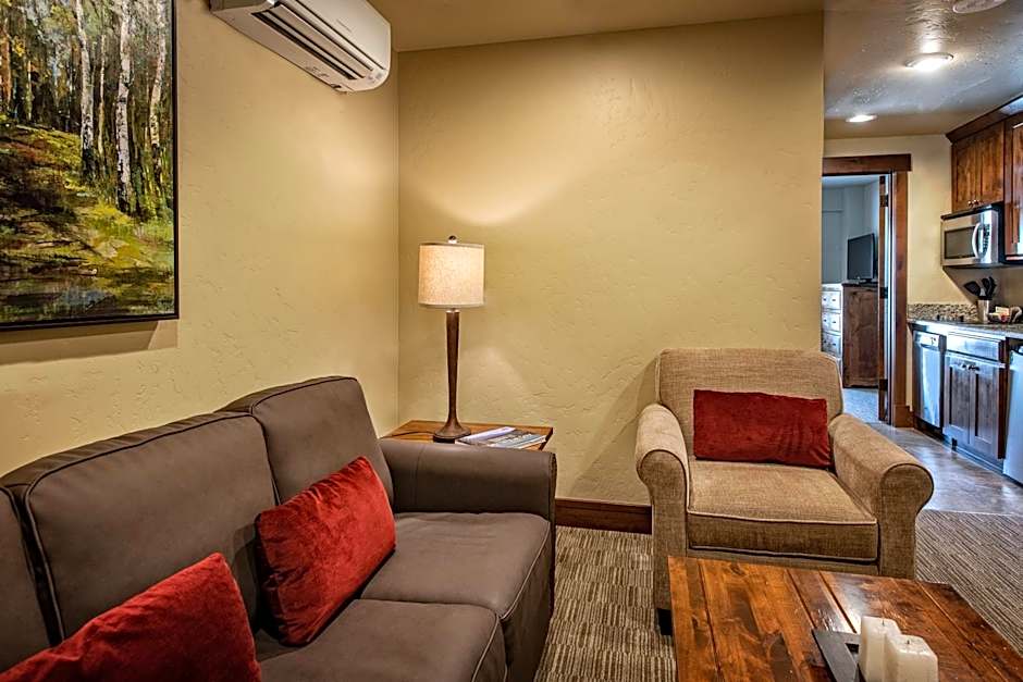 Grand Lodge on Peak 7