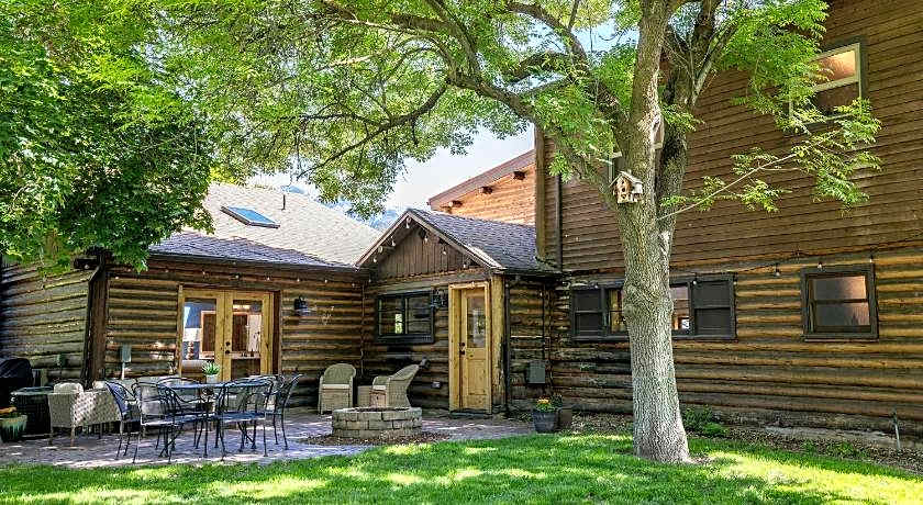 Engen Hus Bed and Breakfast