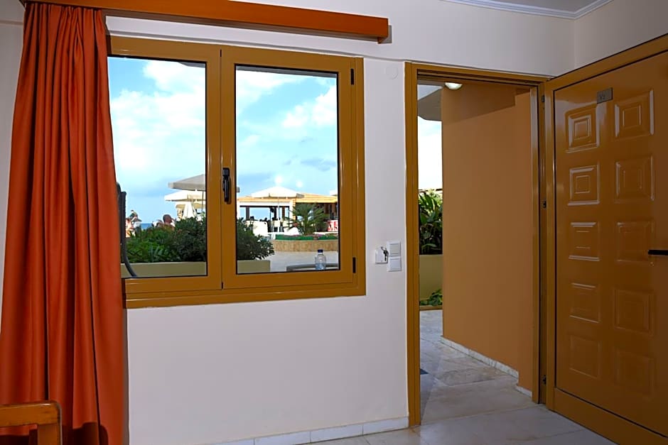 Esperides Beach Hotel Apartments