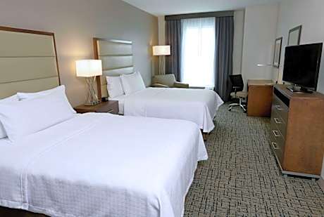 One-Bedroom Queen Suite with Two Queen Beds - Non-Smoking