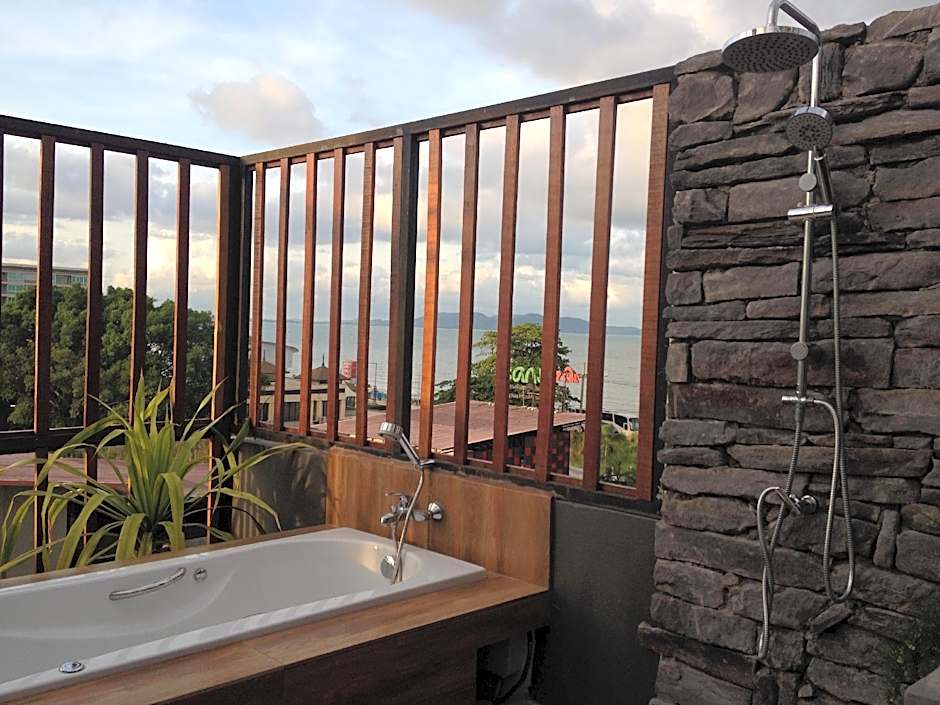 5ive Beach House Hotel