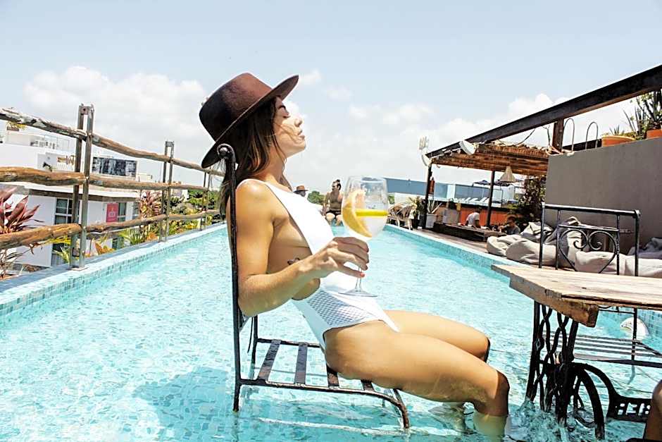 Be Playa Hotel Boutique & Rooftop Bar