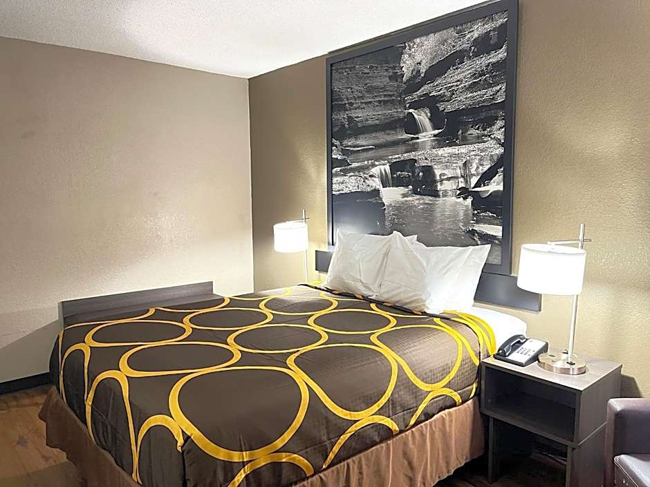 Super 8 by Wyndham Ithaca