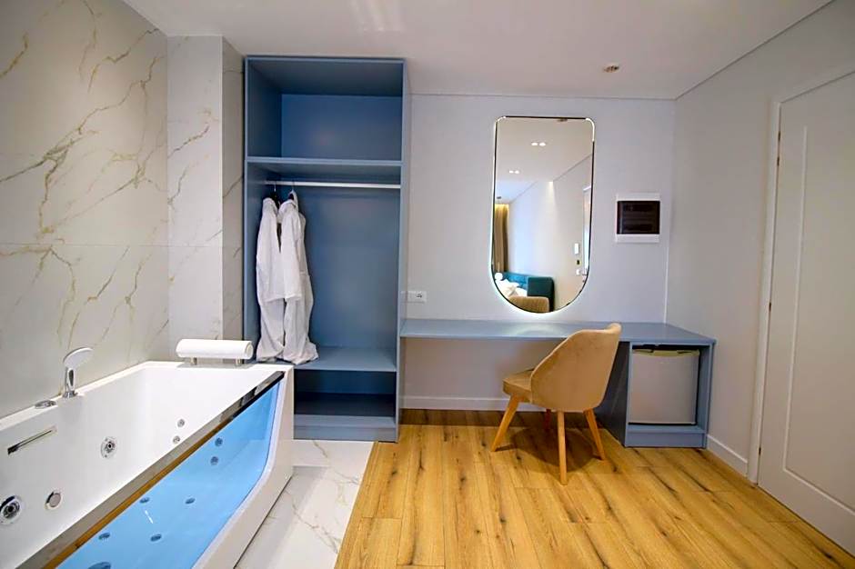 Hotel Strora