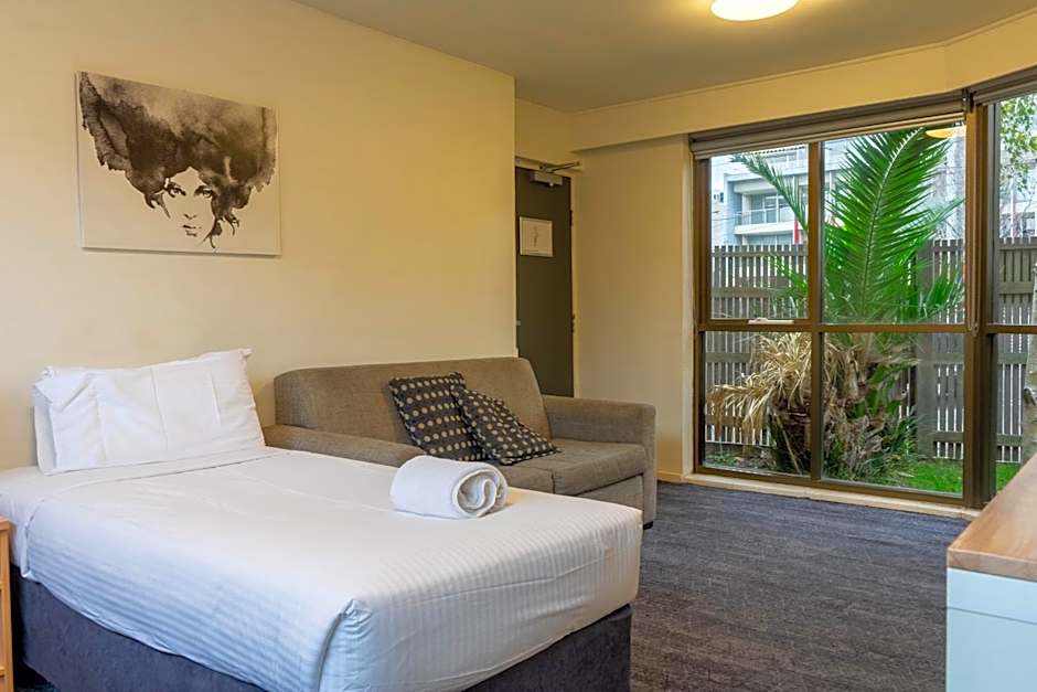Cosmopolitan Hotel and Apartments
