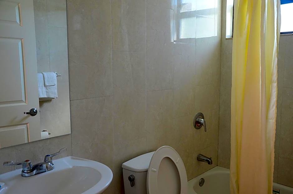 Carl's El Padre Motel