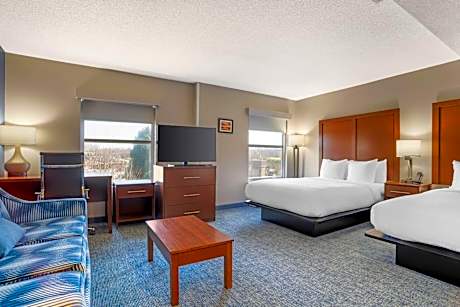 Queen Suite with Two Queen Beds - Non Smoking
