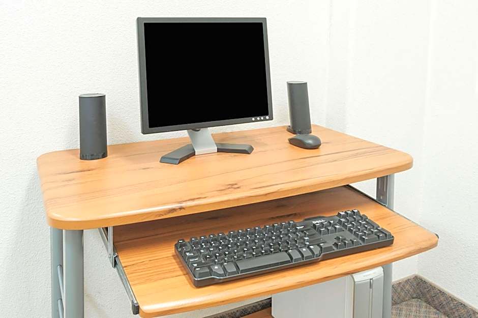 Super 8 by Wyndham Edmonton/West