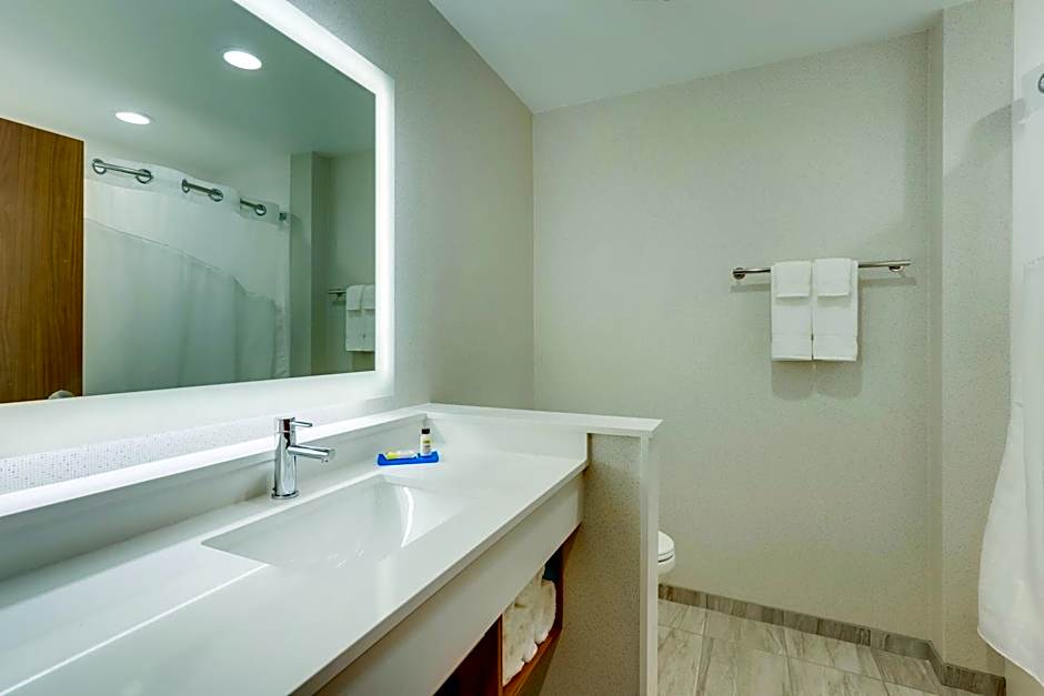 Holiday Inn Express & Suites Winston - Salem SW - Clemmons By IHG