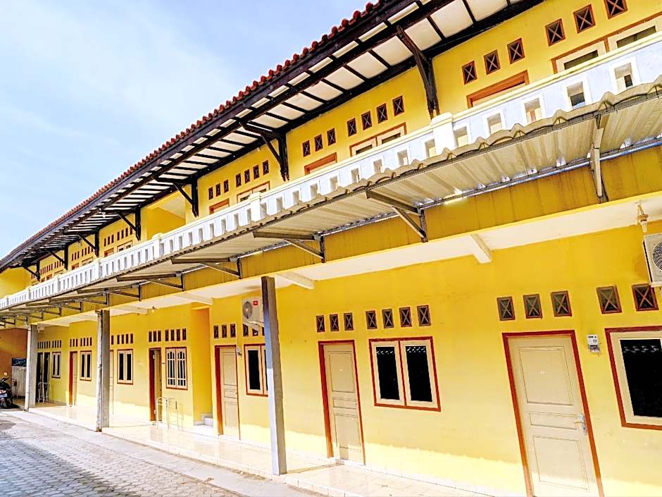 SPOT ON 93005 Berkah Kedawung Syariah  Near Fakultas Farmasi Universitas Muhammadiyah Ahmad Dahlan C