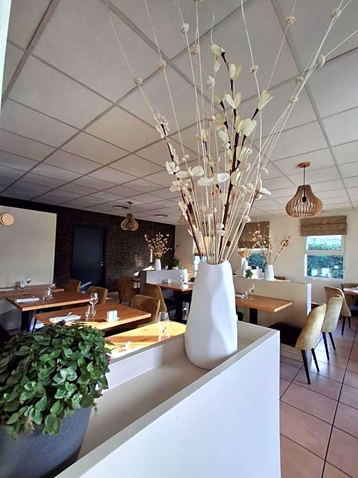 Brit Hotel Vannes - Theix Golfe du Morbihan