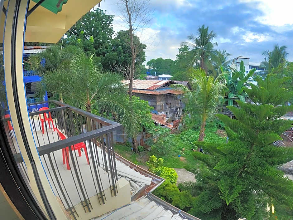 Antwet Backpacker's Inn & Rooftop Bar