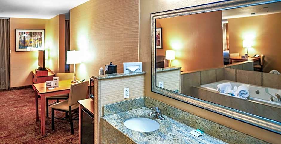 Crystal Inn Hotel & Suites - Midvalley