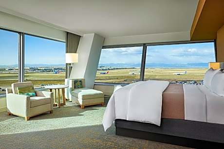 King Junior Suite - Mobility Accessible with Roll-in Shower