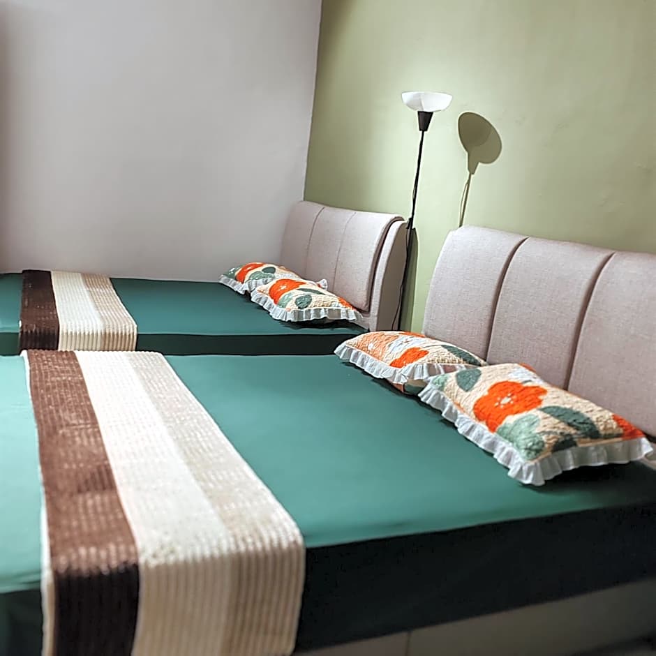 D'Elegant Suite - Emerald Avenue