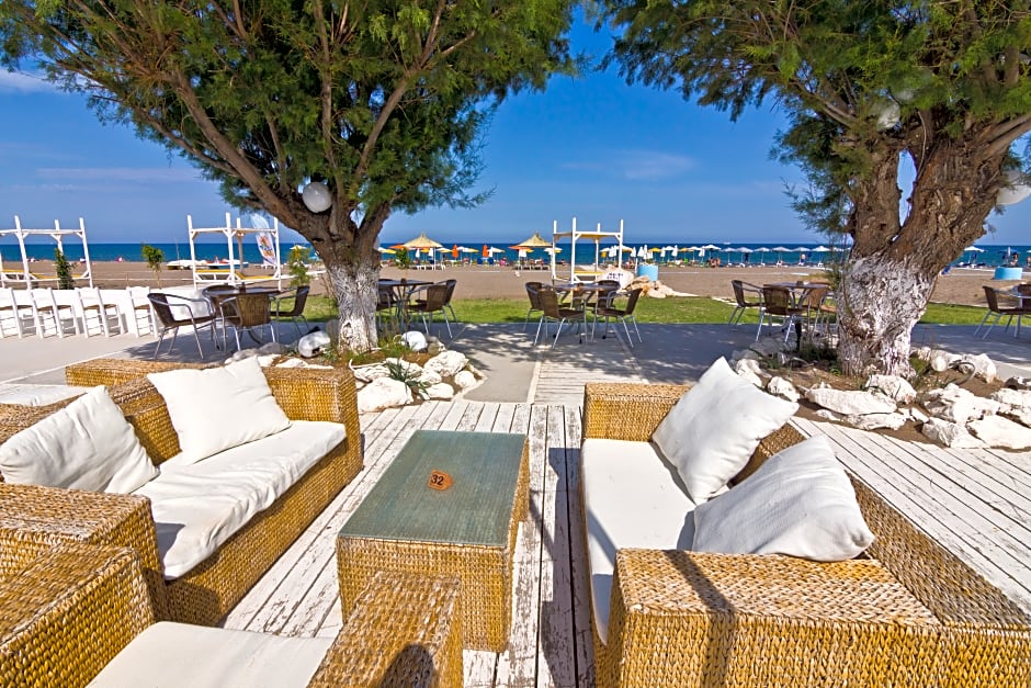 Gregory Peck Beach Break Apartments