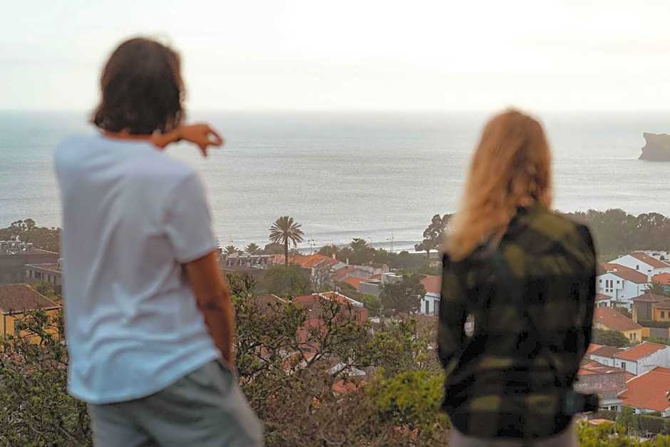 SALT LIPS - Azores Surf Experience