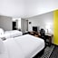 Super 8 by Wyndham Salina I-70