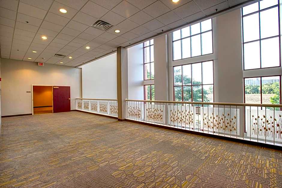 SpringHill Suites by Marriott Lawrence Downtown