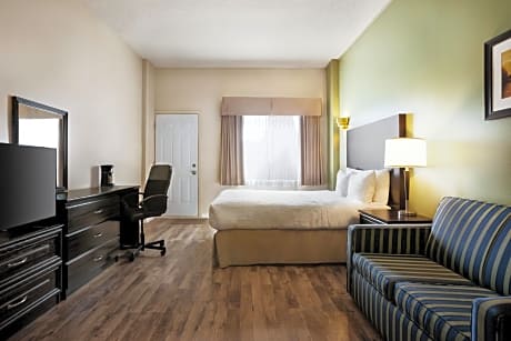 1 Queen Bed Non-Smoking