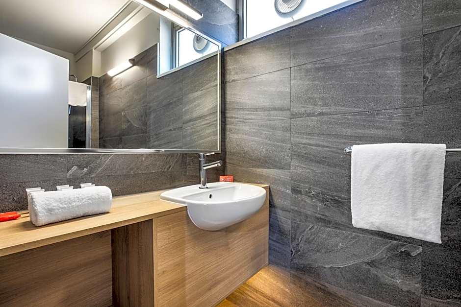 Nightcap at Sandbelt Hotel