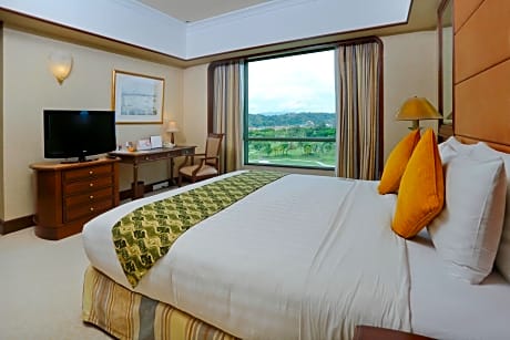 Family Escapade at The Pacific (Malaysians with MyPR Card Only) – Junior Suite