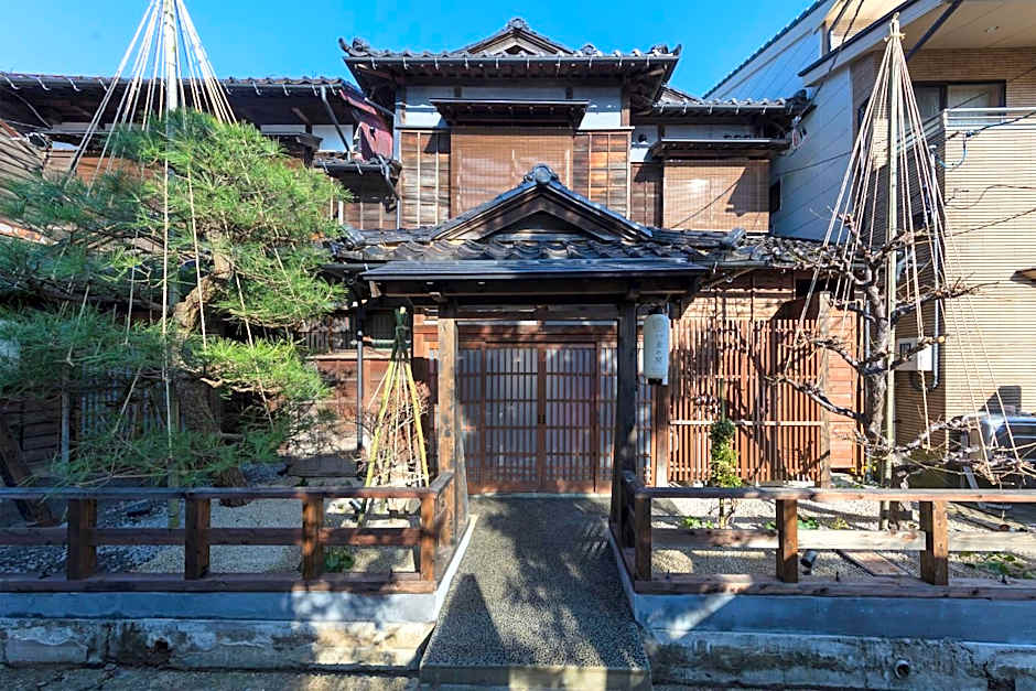 Hikoso-machi Kin no Ma