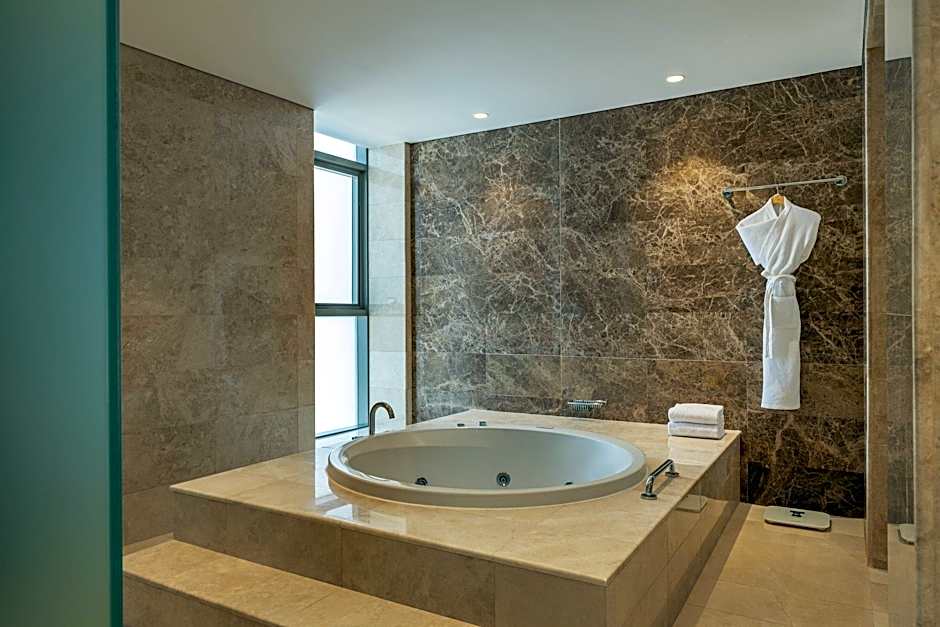 Four Points by Sheraton Production City, Dubai