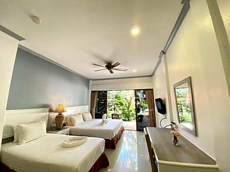 Family Room (3 Adults)