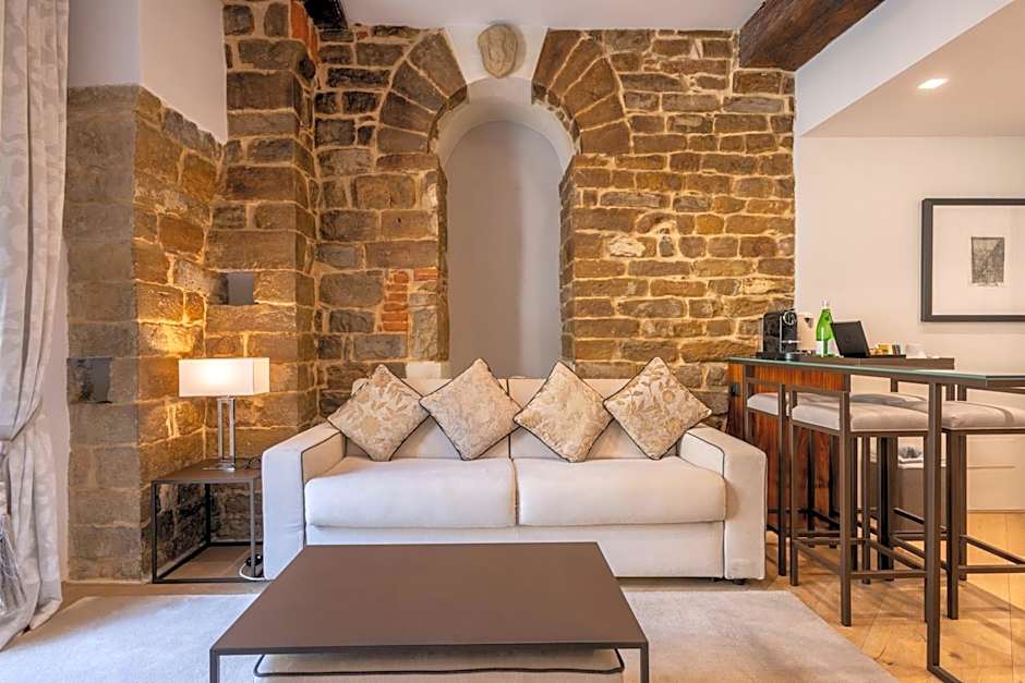 Donati Luxury Tower Suites