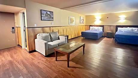 Deluxe Quadruple Room