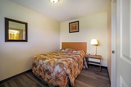 2 Double Beds Kitchenette Suite Non Smoking