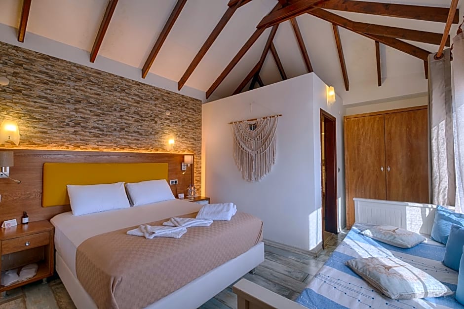 Photo 1 of 5 of Honeymoon Suite, Sea View