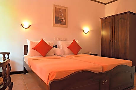 1 Deluxe Room