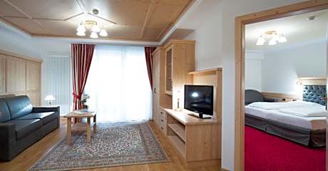 Superior One-Bedroom Apartment with Balcony