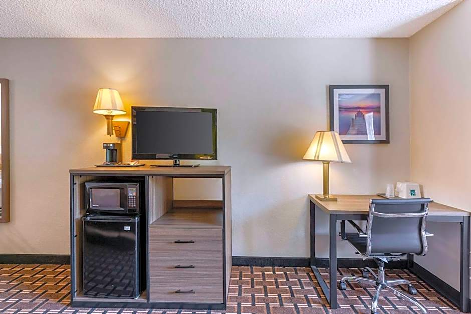 Quality Inn Huron