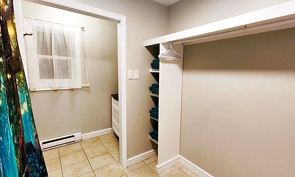 Fresh & Bright Private Suite